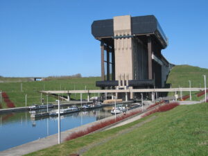 1280px-Strépy-Bracquegnies_JPG03