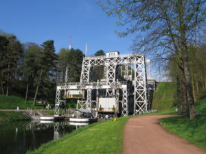 Canal_historique_du_centre_-_Ascenseur_n°3